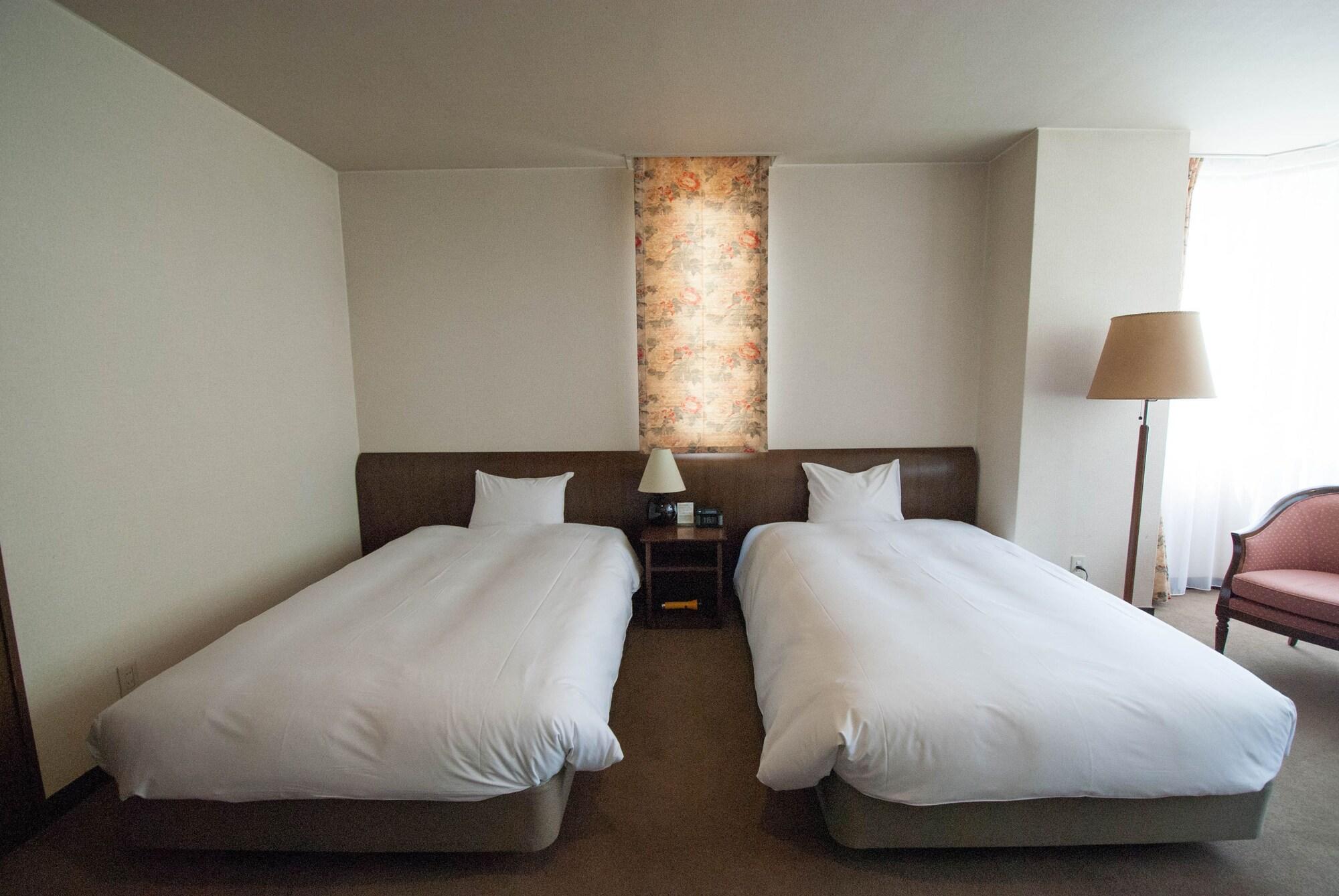 Hakuba Mominoki Hotel Exterior photo